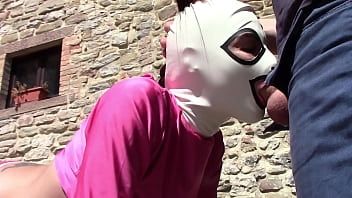 Play Laura on heels amateur 2021 on pink outfit in outdoor blowjob and oral creampie