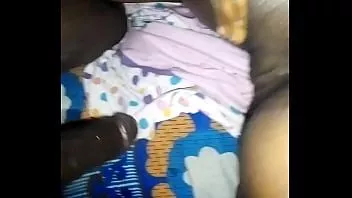 Reproduzir Anal e bichano doggystyle com o primo da minha esposa. vídeo completo em vermelho