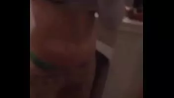 Play American girl showing her tits on sexincity