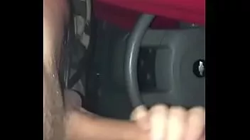 Reproducir Cabeza de coche: ¡el puertorriqueño fornido se traga cada gota!