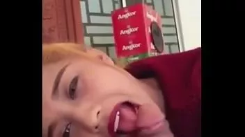 Putar Suami menggunakan mulut istri untuk berhubungan badan