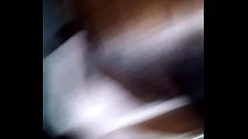 Jouer Salope a mis un masque et a avalé ma bite