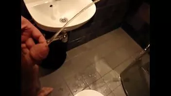 Reproducir Me masturbo y me corro en los autobuses y otros lugares públicos
