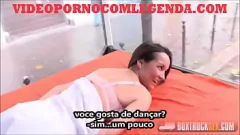 再生 ブラジルの旅行者は、外国人のマッサージに屈します