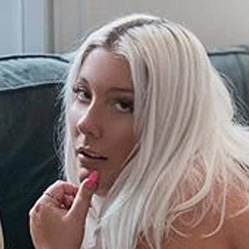 Porno Yıldızı Kali Kakez