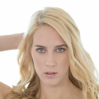 Star du porno Cadence Lux