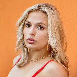 Star du porno Sloan Harper
